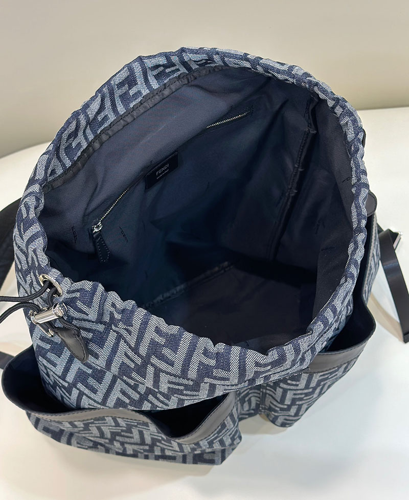最高級フェンディスーパーコピー FENDI Fストライク ラージ FFジャカードファブリック バックパック ネイビー/ブラック 7VZ056AG0MF0NPN - 画像 (2)