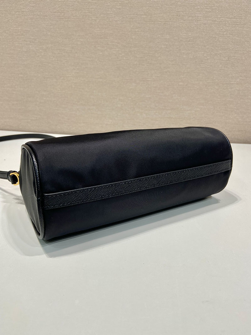 プラダ バッグ レディース PRADA Re-Nylon ポーチ ブラック 1NE058_2C05_F0002 プラダ ポーチ アウトレット 値段 - 画像 (4)