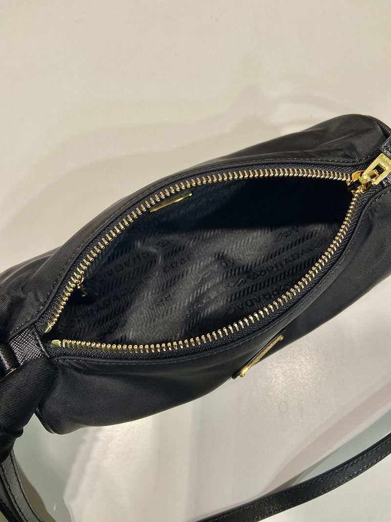 プラダ バッグ レディース PRADA Re-Nylon ポーチ ブラック 1NE058_2C05_F0002 プラダ ポーチ アウトレット 値段 - 画像 (3)