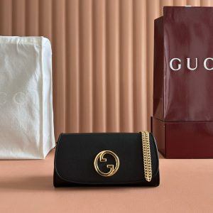 グッチ チェーンウォレット 新作