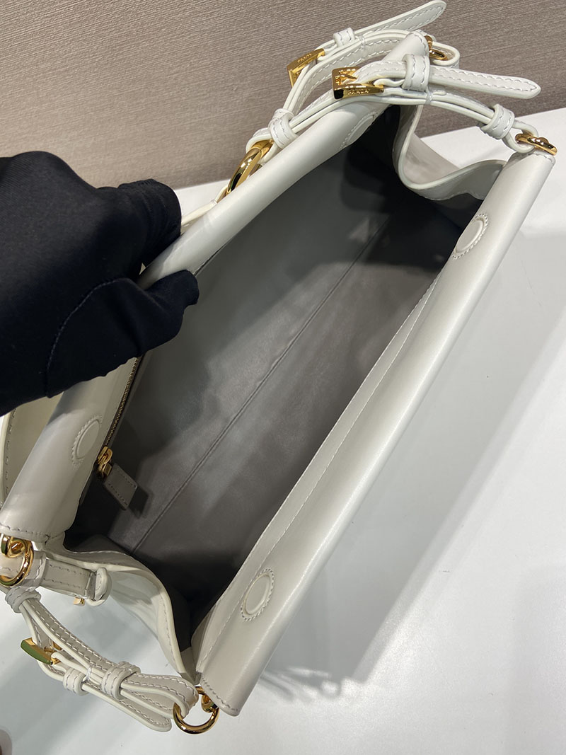 プラダ バッグ レディース PRADA アンシェネ ミディアム レザーバッグ ホワイト 1BC262_2HIA_F0009 プラダ バッグ アウトレット - 画像 (3)