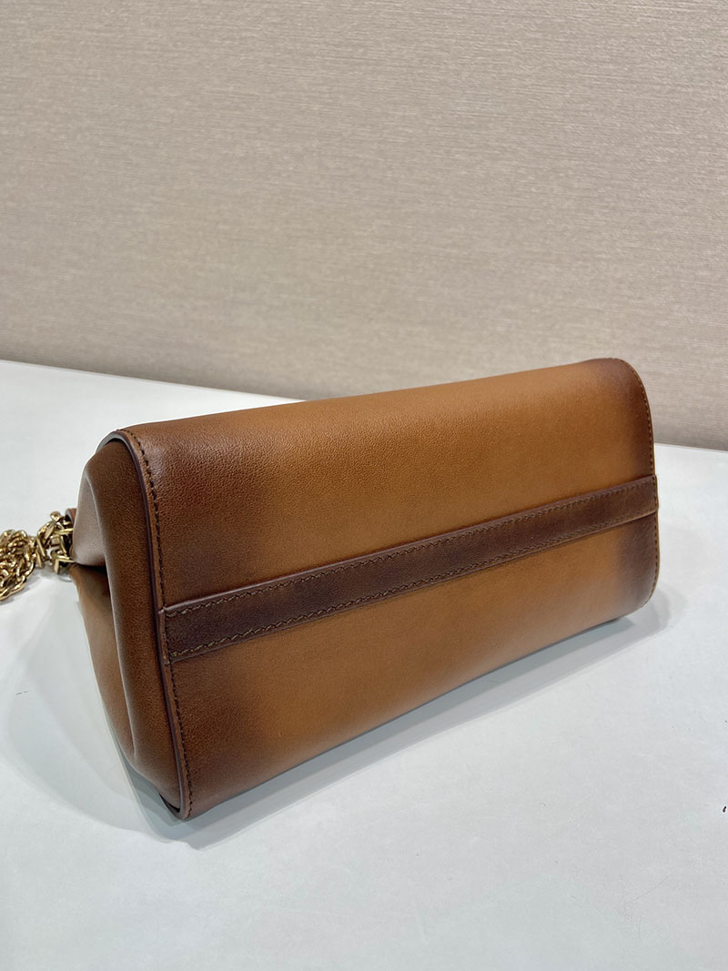 プラダ バッグ レディース PRADA アンシェネ レザー ミニバッグ コニャック 1BC263_2HMZ_F0046 プラダ ミニバッグ レザー - 画像 (4)