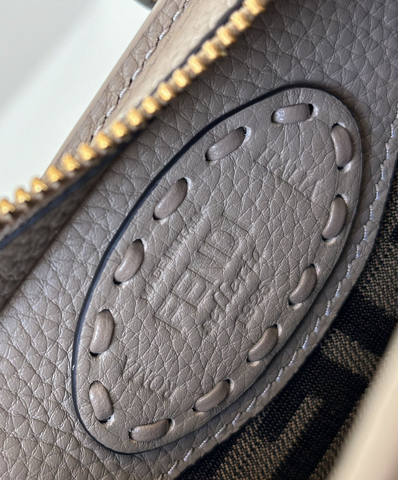 最高級フェンディスーパーコピー FENDI ロール ミニ ROLL MINI セレリアバッグ ダブグレー 8BS096 AS84 F1Q6E フェンディ トートバッグ アウトレット - 画像 (4)