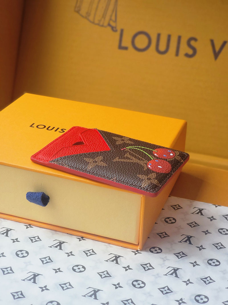 ルイヴィトン 新作 レディース Louis Vuitton LV × TM ポルト カルト・マグネット ルージュ M14562 ルイヴィトン magsafe レビュー - 画像 (7)