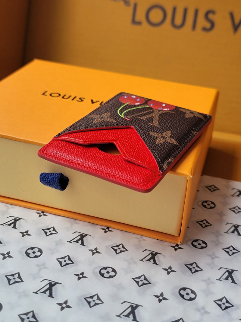 ルイヴィトン 新作 レディース Louis Vuitton LV × TM ポルト カルト・マグネット ルージュ M14562 ルイヴィトン magsafe レビュー - 画像 (2)