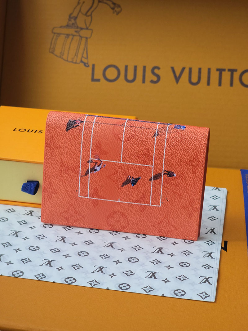 ルイヴィトン 新作 レディース LV パスポートカバー クーヴェルテュール・パスポール テニスクレイ M14877 ヴィトン パスポートケース - 画像 (2)