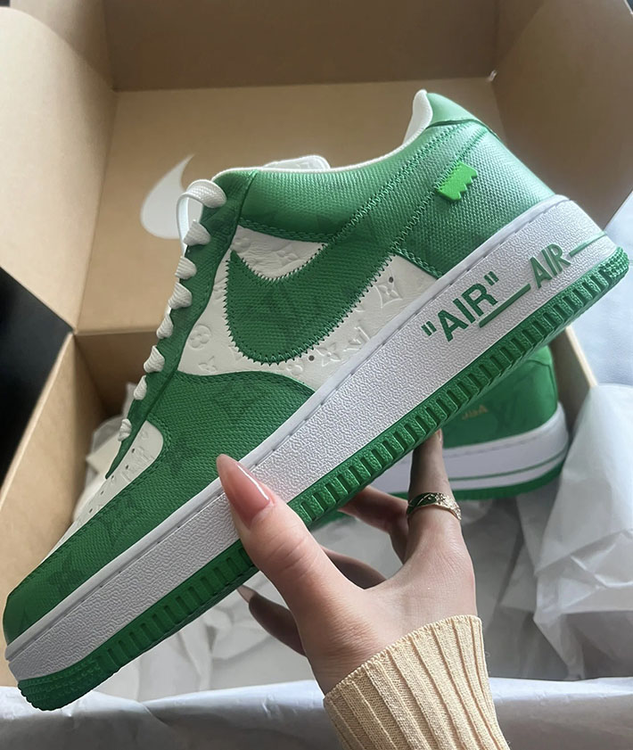 最高級ルイヴィトンスーパーコピー LV NIKE AIR FORCE 1 LOW ナイキ エアフォース スニーカー 2526854 ナイキ ルイヴィトン コラボスニーカー - 画像 (4)