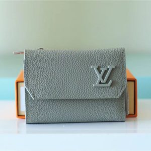 ルイヴィトン 財布 三つ折り 人気