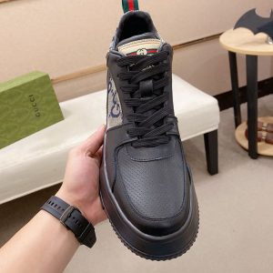 グッチ スニーカー アウトレット