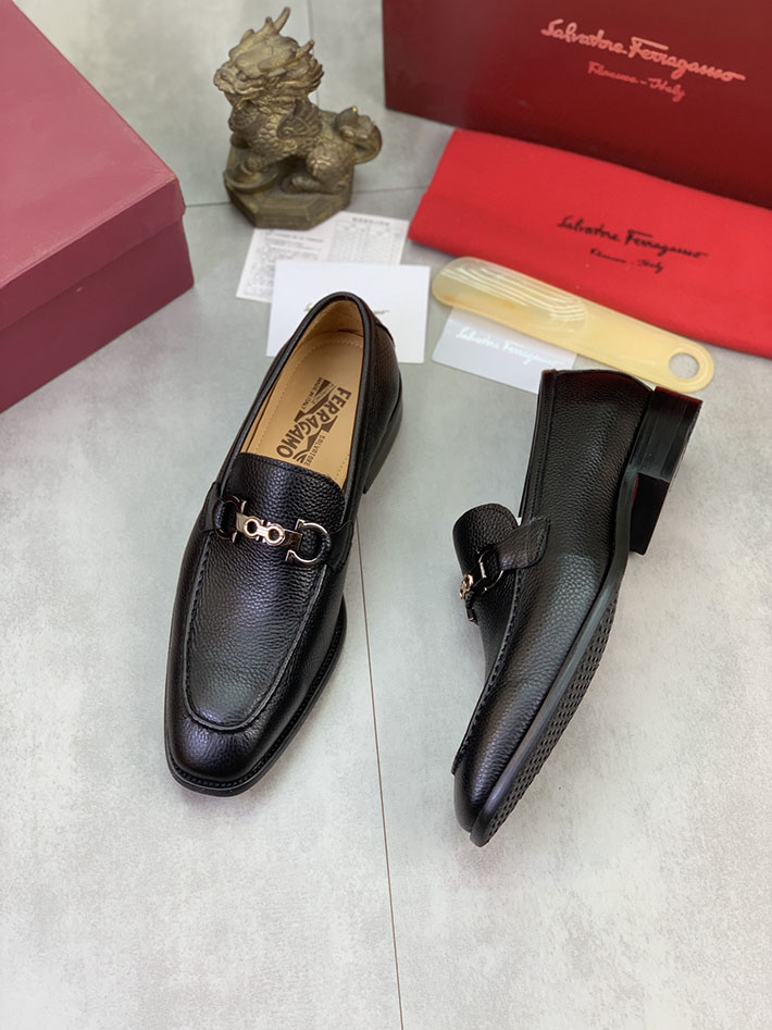 メンズ 最高級フェラガモスーパーコピー FERRAGAMO ローファー モカシン ガンチーニ金具 レザー シューズ 2628110 ガンチーニ ローファー メンズ - 画像 (8)