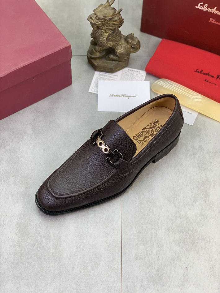 メンズ 最高級フェラガモスーパーコピー FERRAGAMO ローファー モカシン ガンチーニ金具 レザー シューズ 2628111 ローファー メンズコーデ カジュアル - 画像 (7)