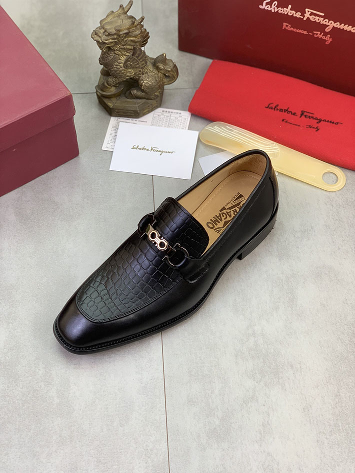 メンズ 最高級フェラガモスーパーコピー FERRAGAMO ローファー モカシン ガンチーニ金具 レザー シューズ 2628112 ローファー メンズコーデ 春 - 画像 (7)