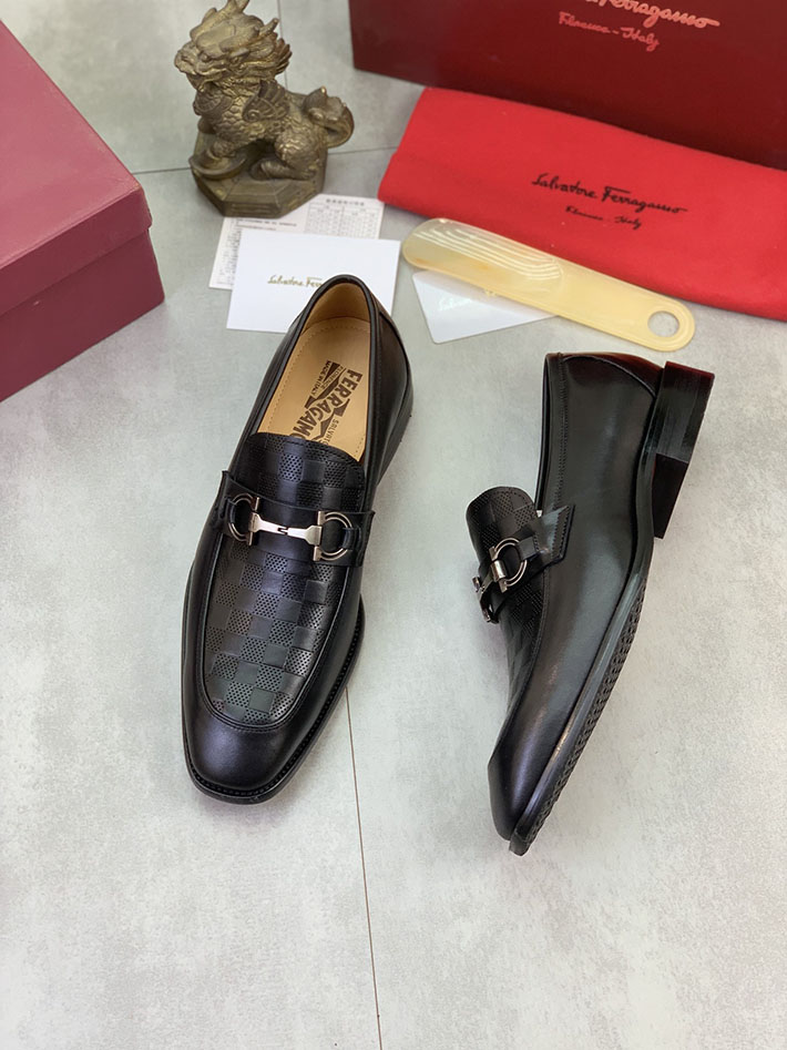 メンズ 最高級フェラガモスーパーコピー FERRAGAMO ローファー モカシン ガンチーニ金具 レザー シューズ 2628113 カジュアル ローファー メンズ おしゃれ - 画像 (8)