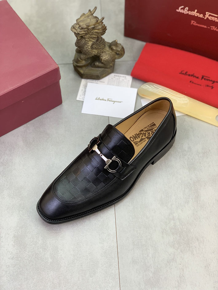 メンズ 最高級フェラガモスーパーコピー FERRAGAMO ローファー モカシン ガンチーニ金具 レザー シューズ 2628113 カジュアル ローファー メンズ おしゃれ - 画像 (7)