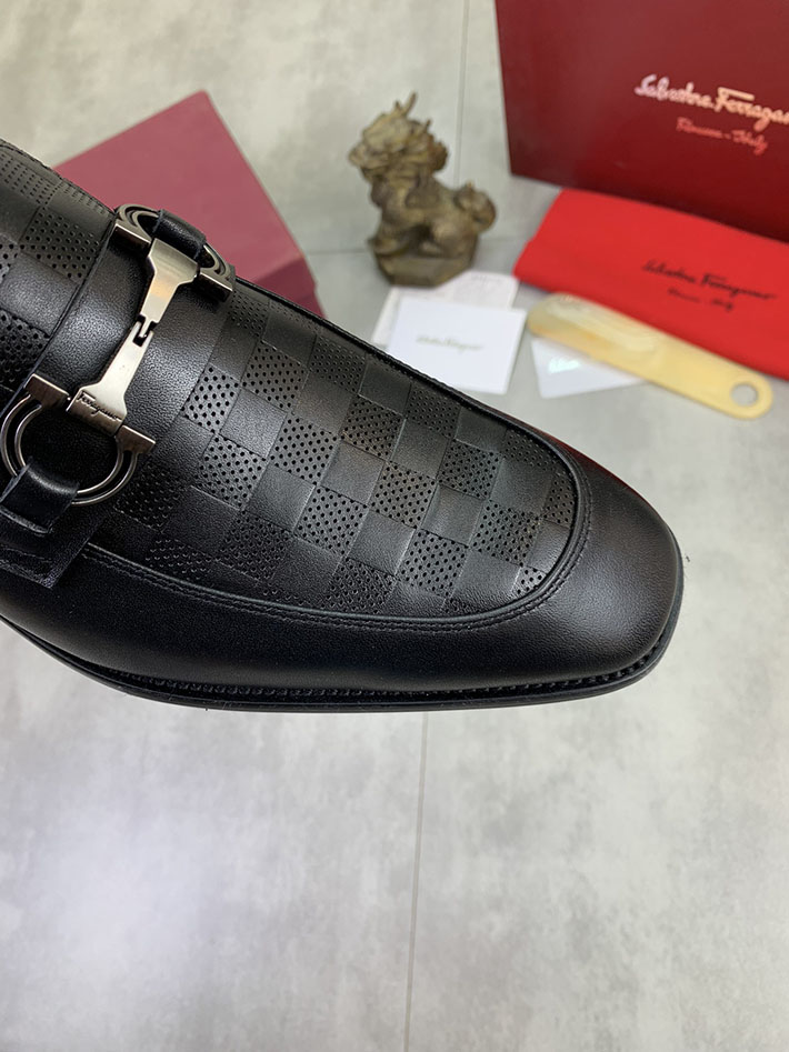 メンズ 最高級フェラガモスーパーコピー FERRAGAMO ローファー モカシン ガンチーニ金具 レザー シューズ 2628113 カジュアル ローファー メンズ おしゃれ - 画像 (6)