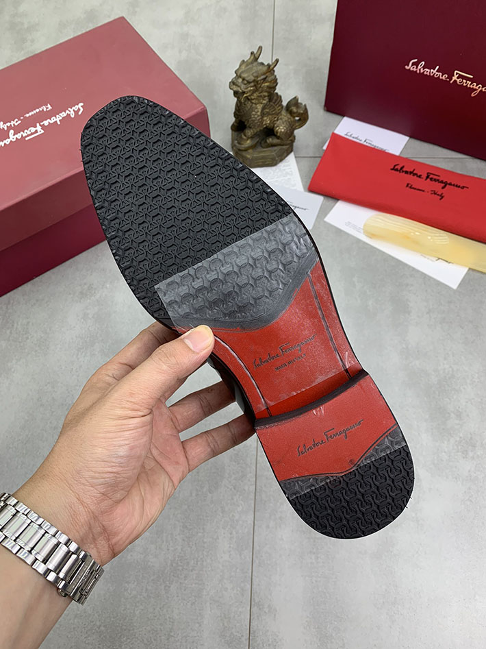 メンズ 最高級フェラガモスーパーコピー FERRAGAMO ローファー モカシン ガンチーニ金具 レザー シューズ 2628117 Ferragamo 靴 アウトレット - 画像 (2)