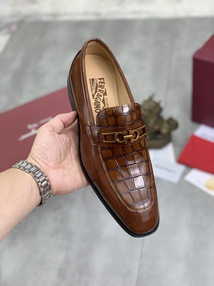 FERRAGAMO 靴 メンズ