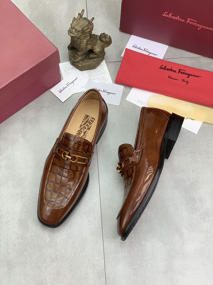 メンズ 最高級フェラガモスーパーコピー FERRAGAMO ローファー モカシン ガンチーニ金具 レザー シューズ 2628118 FERRAGAMO 靴 メンズ - 画像 (8)