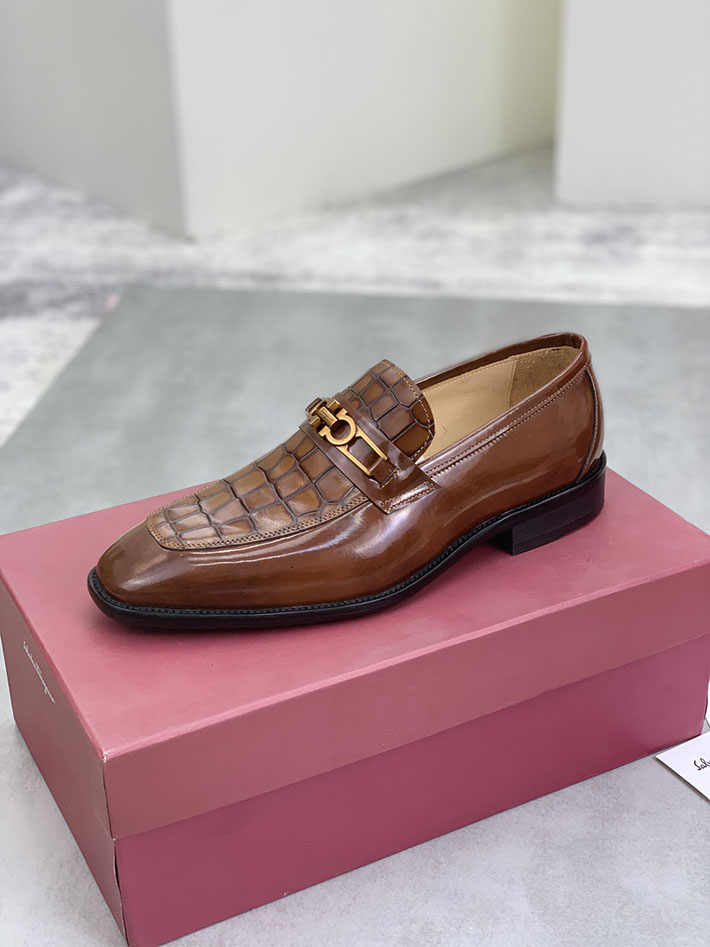 メンズ 最高級フェラガモスーパーコピー FERRAGAMO ローファー モカシン ガンチーニ金具 レザー シューズ 2628118 FERRAGAMO 靴 メンズ - 画像 (7)