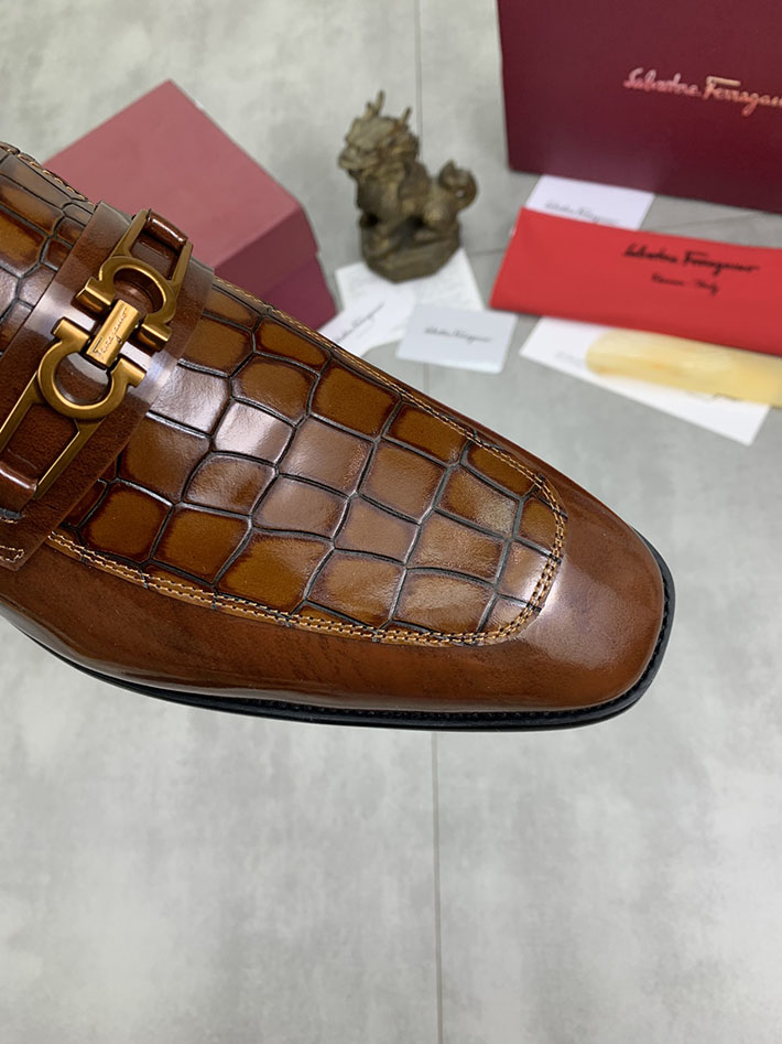 メンズ 最高級フェラガモスーパーコピー FERRAGAMO ローファー モカシン ガンチーニ金具 レザー シューズ 2628118 FERRAGAMO 靴 メンズ - 画像 (6)