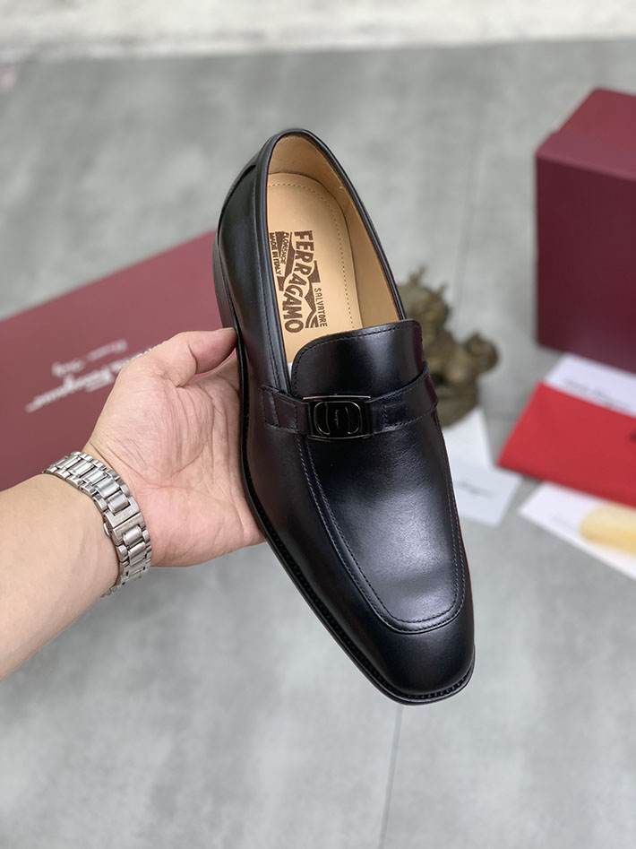 Ferragamo 靴 メンズ 評判