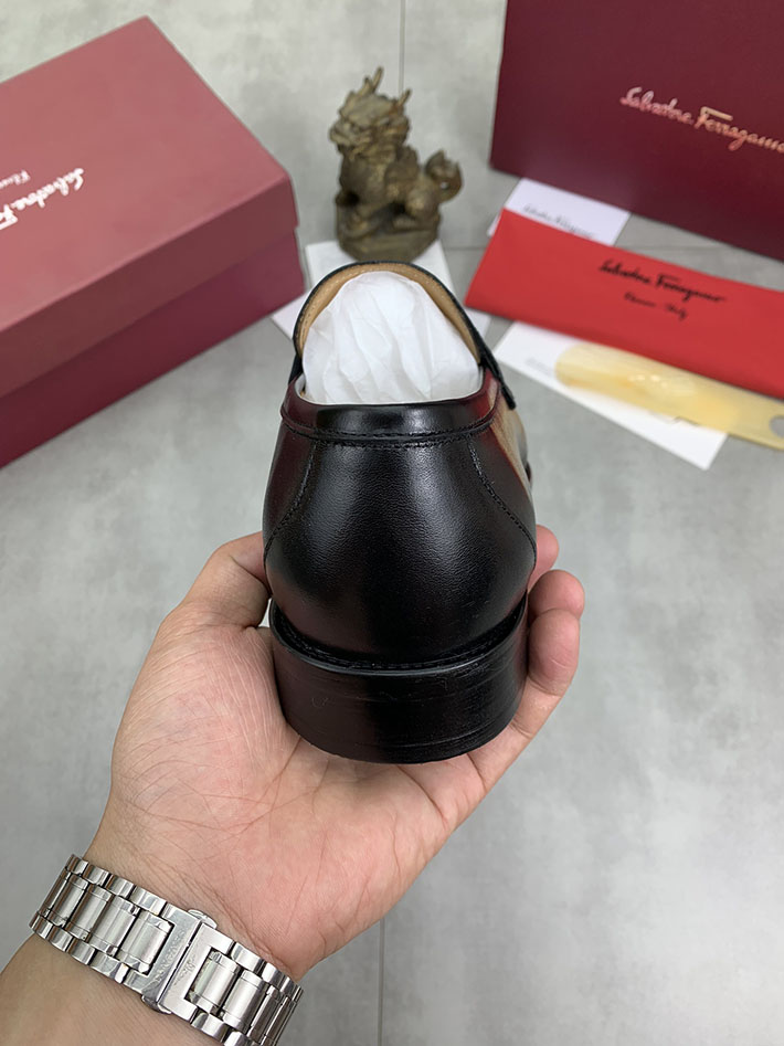 メンズ 最高級フェラガモスーパーコピー FERRAGAMO ローファー モカシン ガンチーニ金具 レザー シューズ 2628120 Ferragamo 靴 メンズ 評判 - 画像 (4)