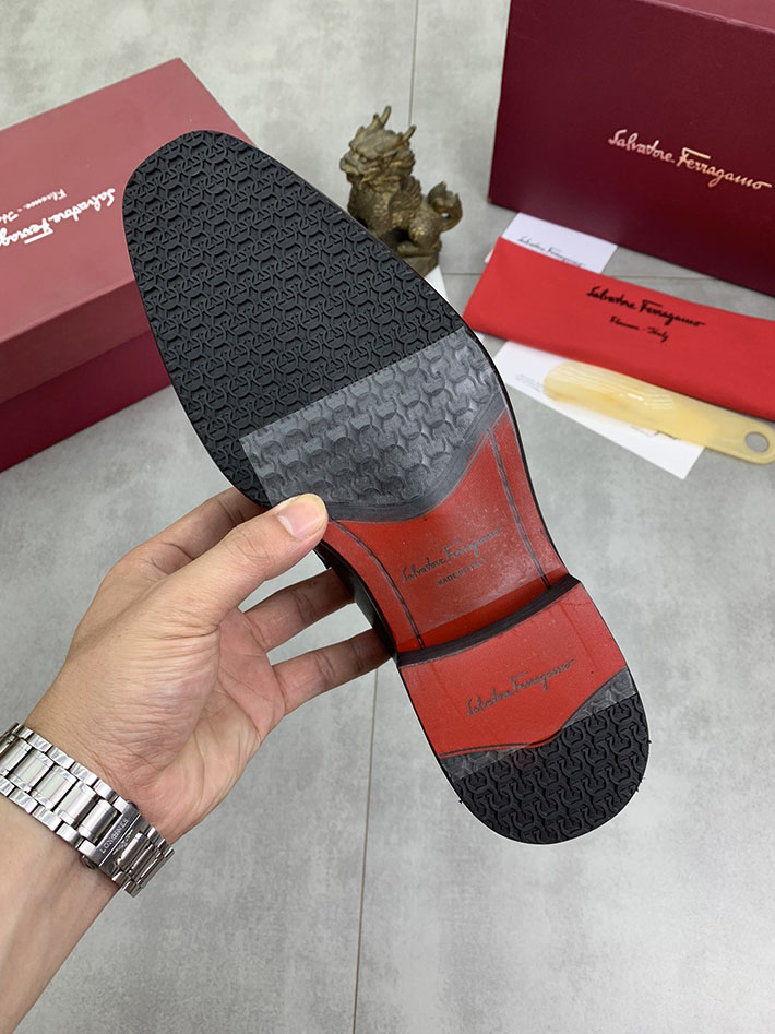 メンズ 最高級フェラガモスーパーコピー FERRAGAMO ローファー モカシン ガンチーニ金具 レザー シューズ 2628120 Ferragamo 靴 メンズ 評判 - 画像 (3)