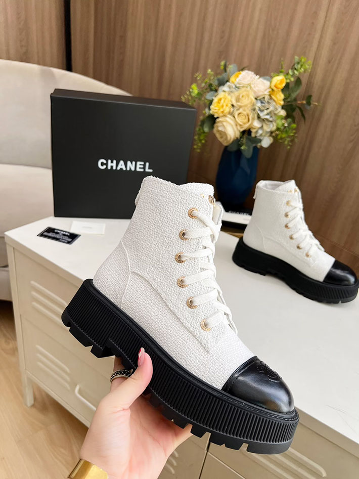 CHANEL ブーツ 公式