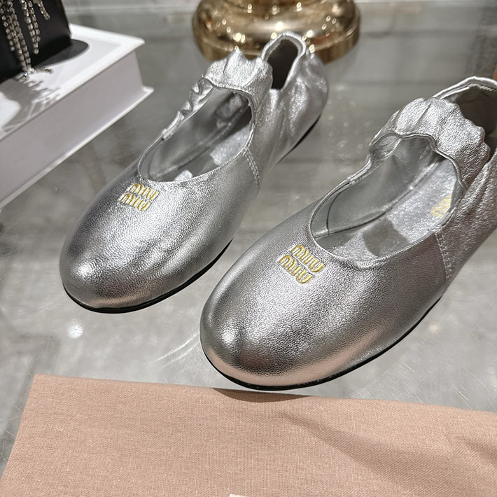 レディース 最高級MiuMiuスーパーコピー ミュウミュウ ルーシュナッパ レザーバレリーナ 2628176 MiuMiu バレエシューズ コーデ - 画像 (8)