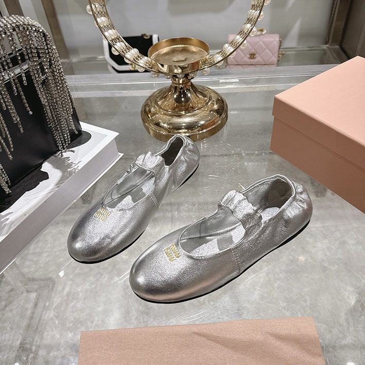 レディース 最高級MiuMiuスーパーコピー ミュウミュウ ルーシュナッパ レザーバレリーナ 2628176 MiuMiu バレエシューズ コーデ - 画像 (3)