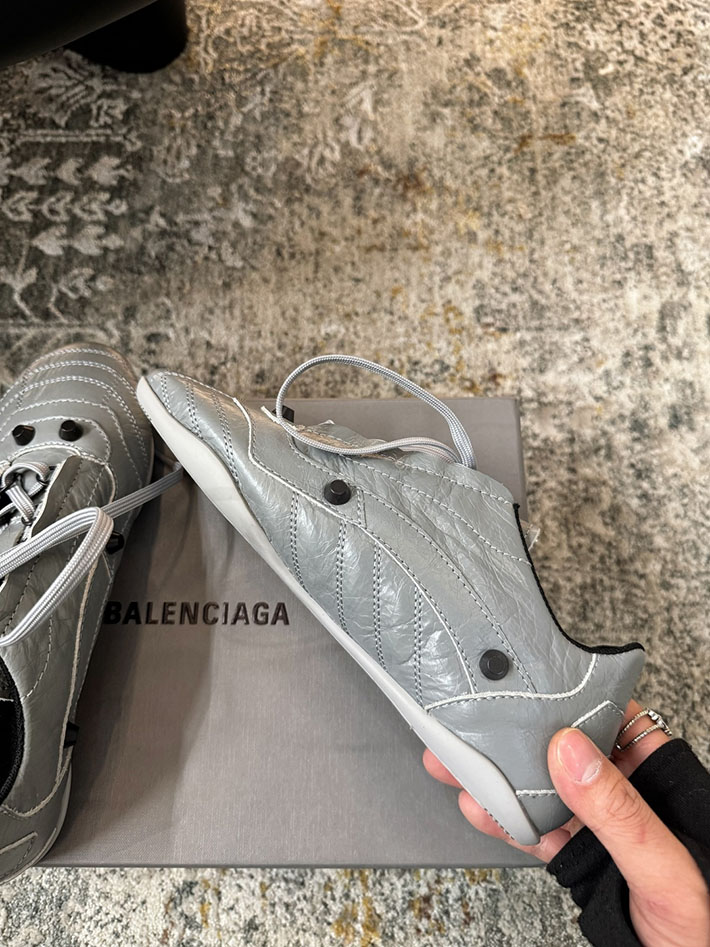 レディース 最高級バレンシアガスーパーコピー BALENCIAGA Studded sneakers City スニーカー 2628194 バレンシアガ スニーカー レディース - 画像 (8)