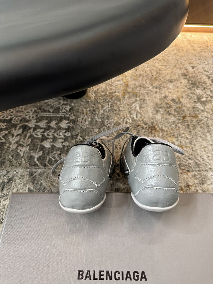 レディース 最高級バレンシアガスーパーコピー BALENCIAGA Studded sneakers City スニーカー 2628194 バレンシアガ スニーカー レディース - 画像 (4)