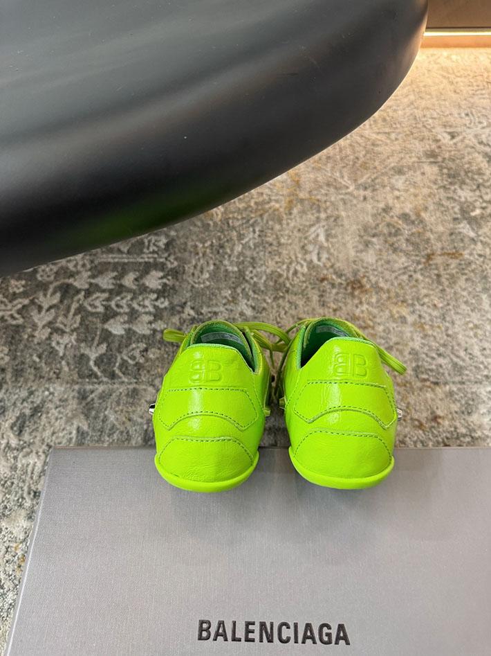 レディース 最高級バレンシアガスーパーコピー BALENCIAGA Studded sneakers City スニーカー 2628195 バレンシアガ スニーカー 新作 - 画像 (4)