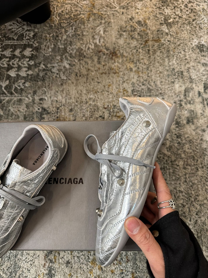レディース 最高級バレンシアガスーパーコピー BALENCIAGA Studded sneakers City スニーカー 2628196 バレンシアガ スニーカー アウトレット - 画像 (9)