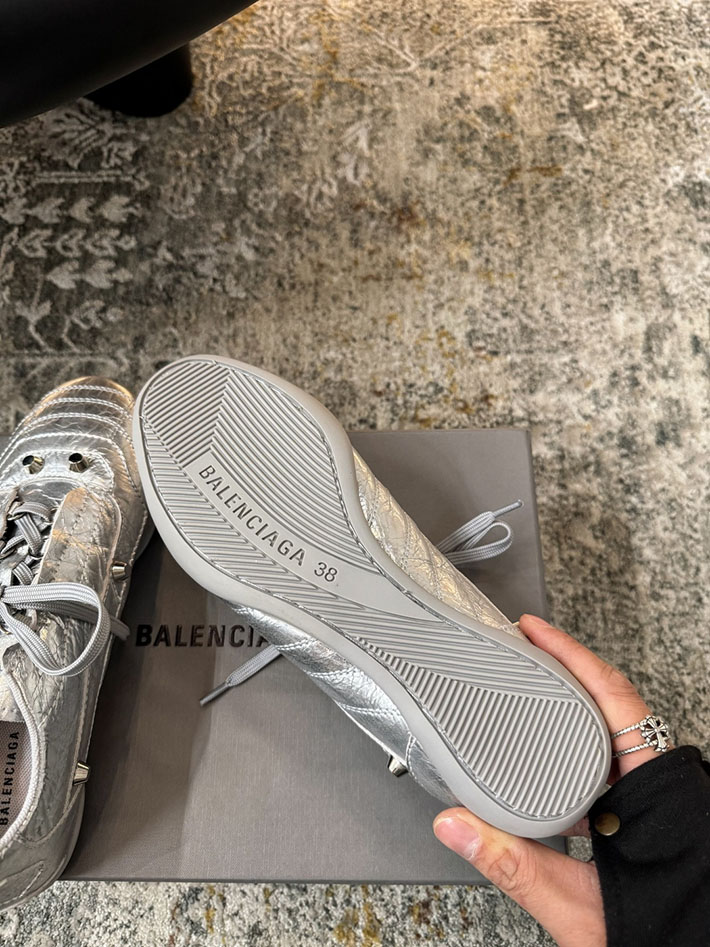 レディース 最高級バレンシアガスーパーコピー BALENCIAGA Studded sneakers City スニーカー 2628196 バレンシアガ スニーカー アウトレット - 画像 (7)