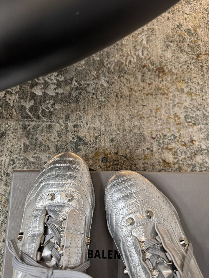 レディース 最高級バレンシアガスーパーコピー BALENCIAGA Studded sneakers City スニーカー 2628196 バレンシアガ スニーカー アウトレット - 画像 (6)