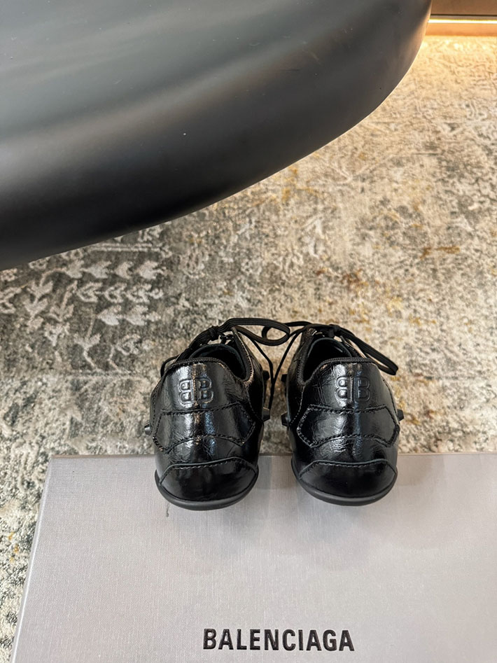 レディース 最高級バレンシアガスーパーコピー BALENCIAGA Studded sneakers City スニーカー 2628198 バレンシアガ 靴 アウトレット - 画像 (4)