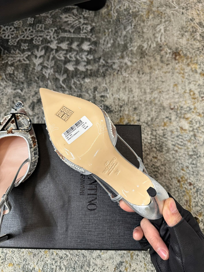 ヴァレンティノ VALENTINO Vロゴ シグネチャー ロンベール エンブロイダリー スリングバックパンプス 2628200 ヴァレンティノ パンプス アウトレット - 画像 (8)