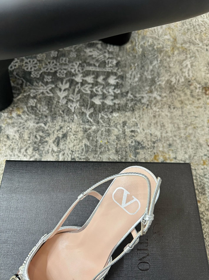 ヴァレンティノ VALENTINO Vロゴ シグネチャー ロンベール エンブロイダリー スリングバックパンプス 2628200 ヴァレンティノ パンプス アウトレット - 画像 (6)