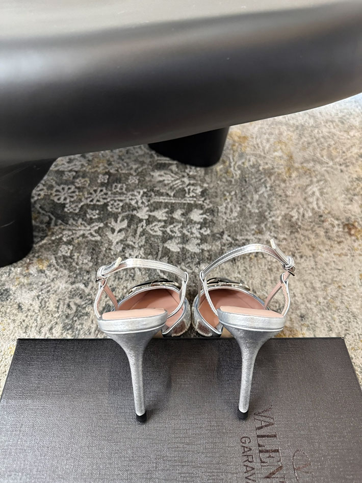 ヴァレンティノ VALENTINO Vロゴ シグネチャー ロンベール エンブロイダリー スリングバックパンプス 2628200 ヴァレンティノ パンプス アウトレット - 画像 (5)