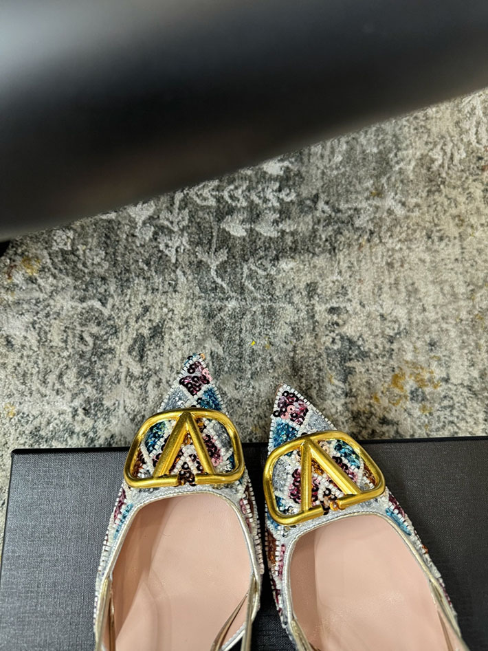 ヴァレンティノ VALENTINO Vロゴ シグネチャー ロンベール エンブロイダリー スリングバックパンプス 2628201 ヴァレンティノ パンプス セール - 画像 (7)