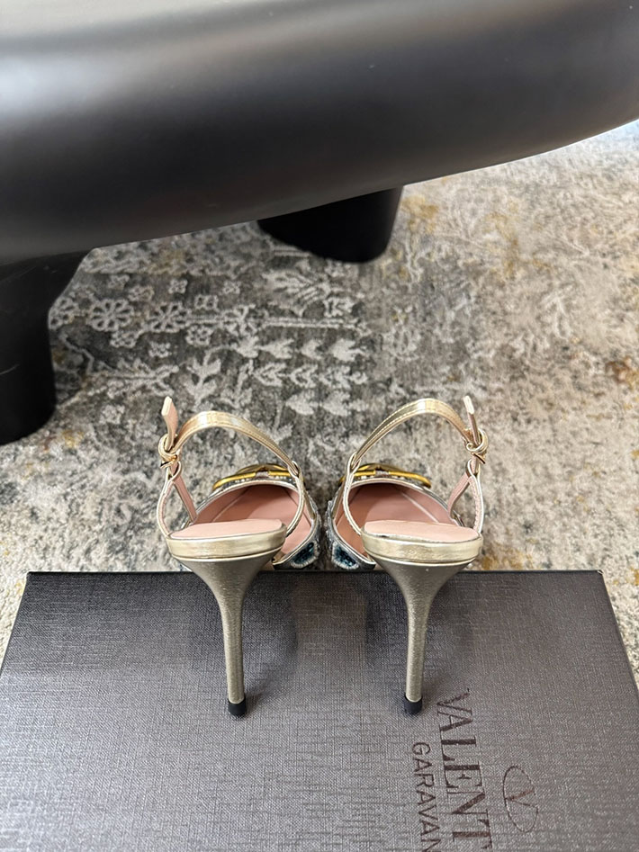 ヴァレンティノ VALENTINO Vロゴ シグネチャー ロンベール エンブロイダリー スリングバックパンプス 2628201 ヴァレンティノ パンプス セール - 画像 (5)