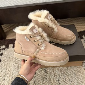 UGG スニーカー 芸能人