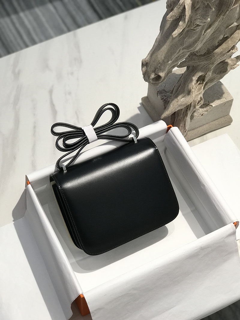 エルメス アウトレット 海外 HERMES コンスタンス3 ミニ 黒 ブラック ボックスカーフ シルバー金具 2627413 コンスタンス ミニ 入手困難 - 画像 (2)