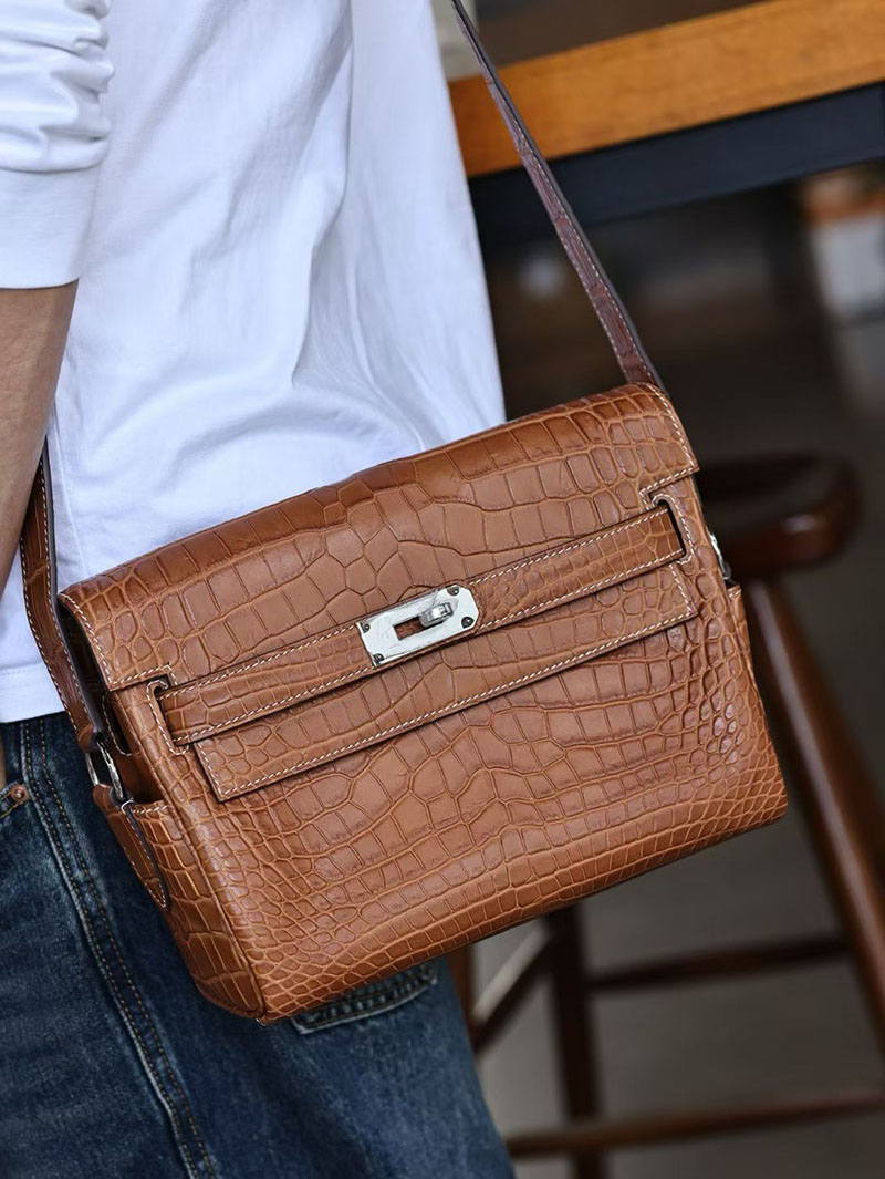 ケリー メッセンジャー メンズ HERMES ケリーメッセンジャー ゴールド クロコダイル シルバー金具 2627482 エルメス専門店 おすすめ - 画像 (4)