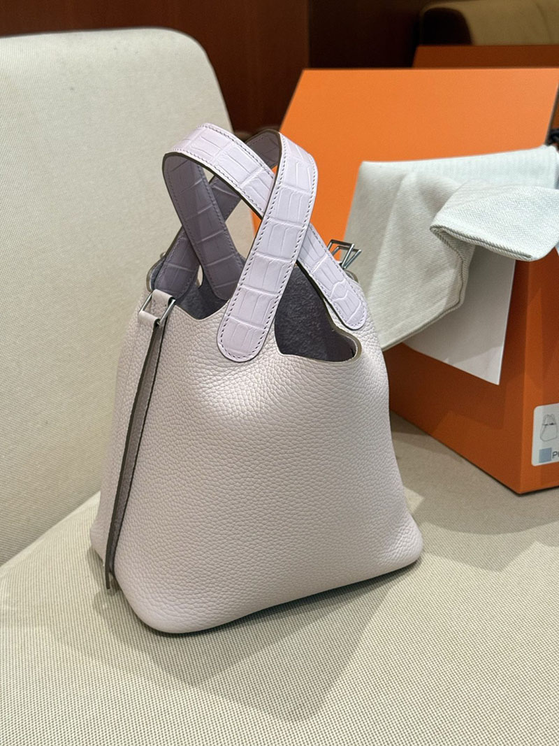 ピコタン タッチ クロコ 定価 HERMES ピコタンロック 18 PM モーヴペール トリヨンクレマンス クロコダイル シルバー金具 2627513 エルメス専門店 - 画像 (6)
