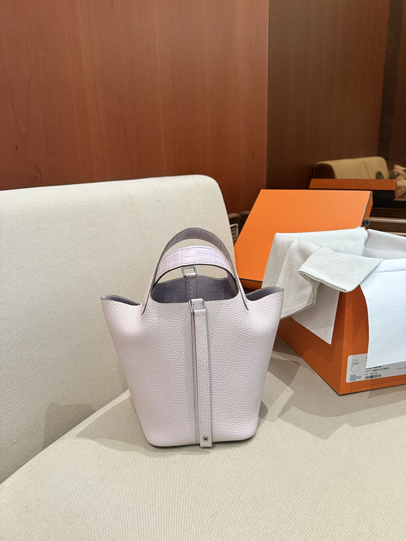 ピコタン タッチ クロコ 定価 HERMES ピコタンロック 18 PM モーヴペール トリヨンクレマンス クロコダイル シルバー金具 2627513 エルメス専門店 - 画像 (5)