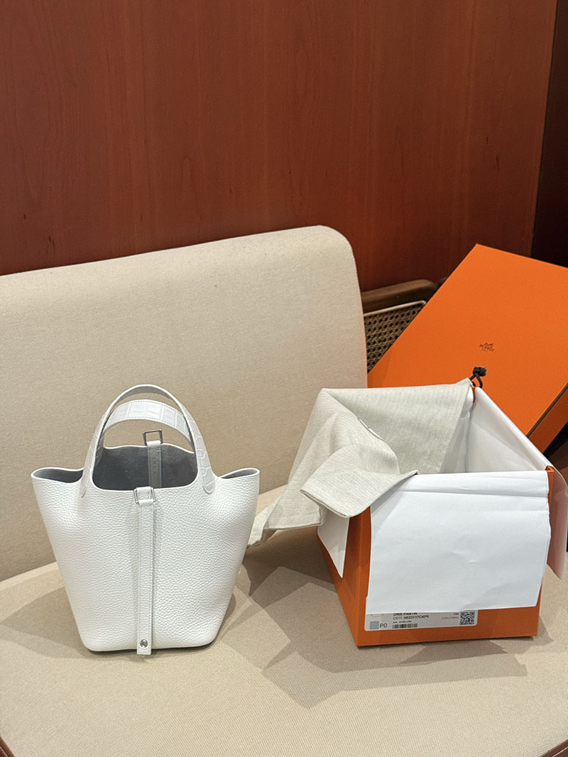 ピコタン ロックタッチ アリゲーター HERMES ピコタンロック 18 PM ホワイト トリヨンクレマンス クロコダイル シルバー金具 2627514 - 画像 (4)