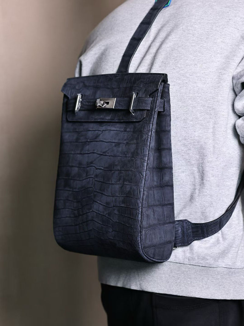 エルメス メンズバッグ 種類 HERMES HAC A DOS ケリーアッカド GM ブルーニュイ クロコダイル シルバー金具 2627547 エルメス専門店 おすすめ - 画像 (8)