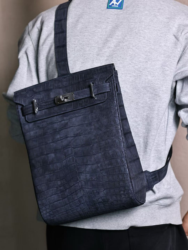 エルメス メンズバッグ 種類 HERMES HAC A DOS ケリーアッカド GM ブルーニュイ クロコダイル シルバー金具 2627547 エルメス専門店 おすすめ - 画像 (7)